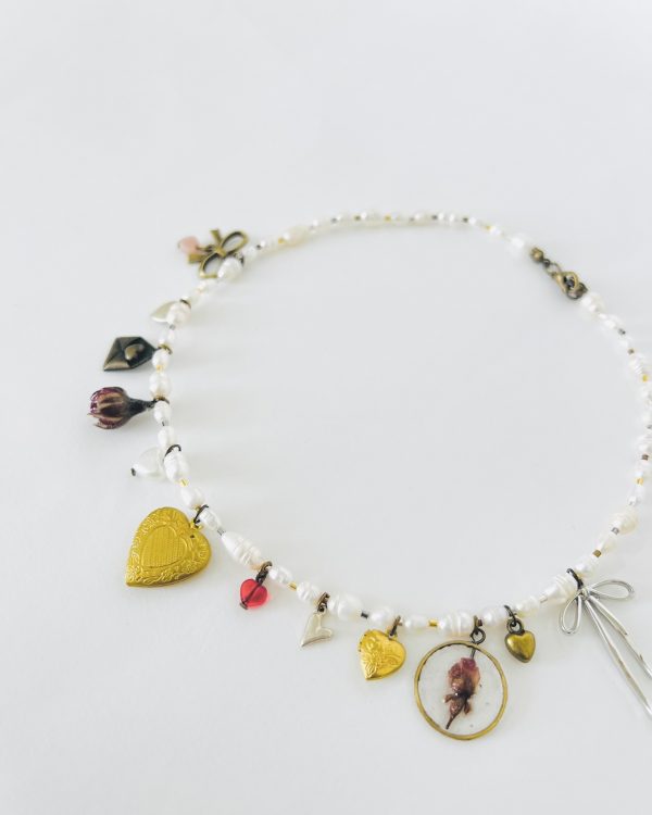 White Irregular Pearl Heart Charms Necklace - Image 2