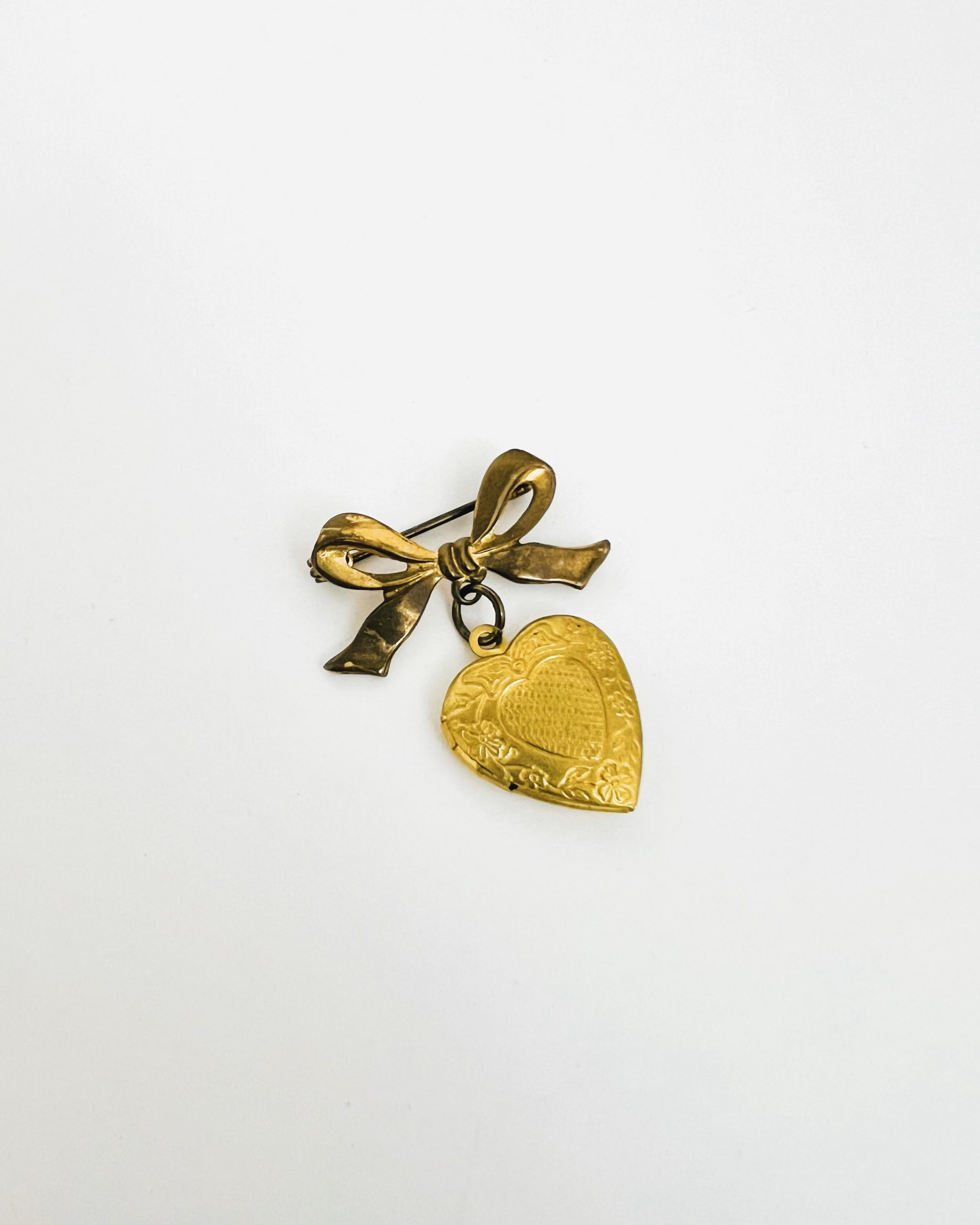 Bronze Vintage Heart Photo Brooch - Image 2